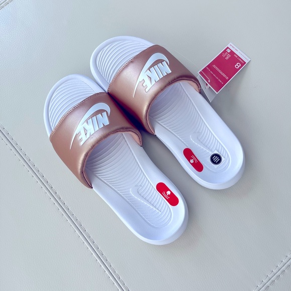 Nike Slides - Picture 3 of 6